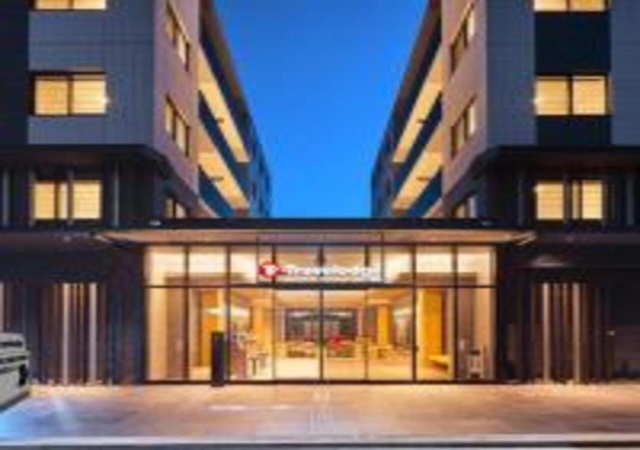 Travelodge Kyoto Shijo Omiya Buitenkant foto
